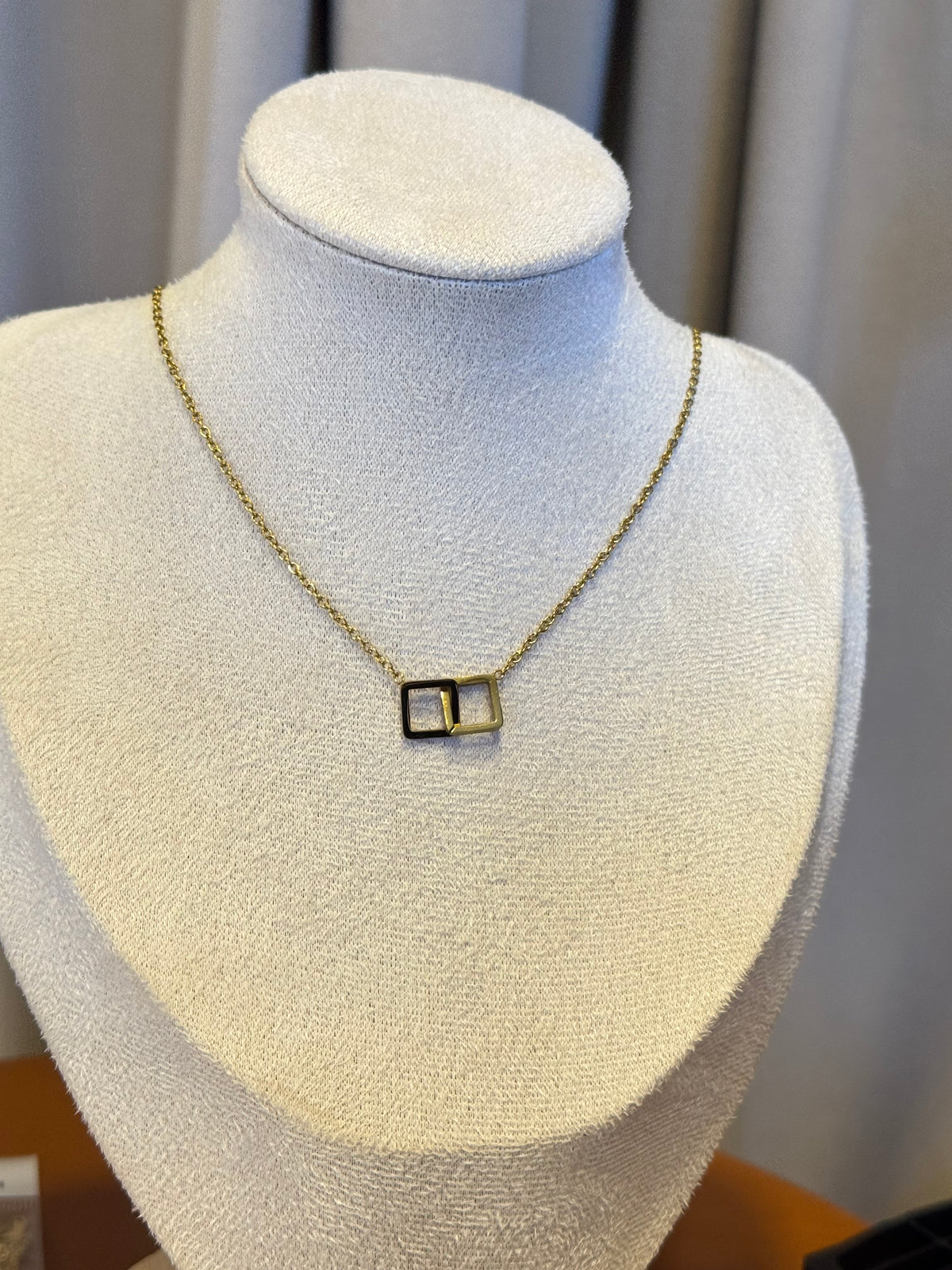 Loona bloom necklace