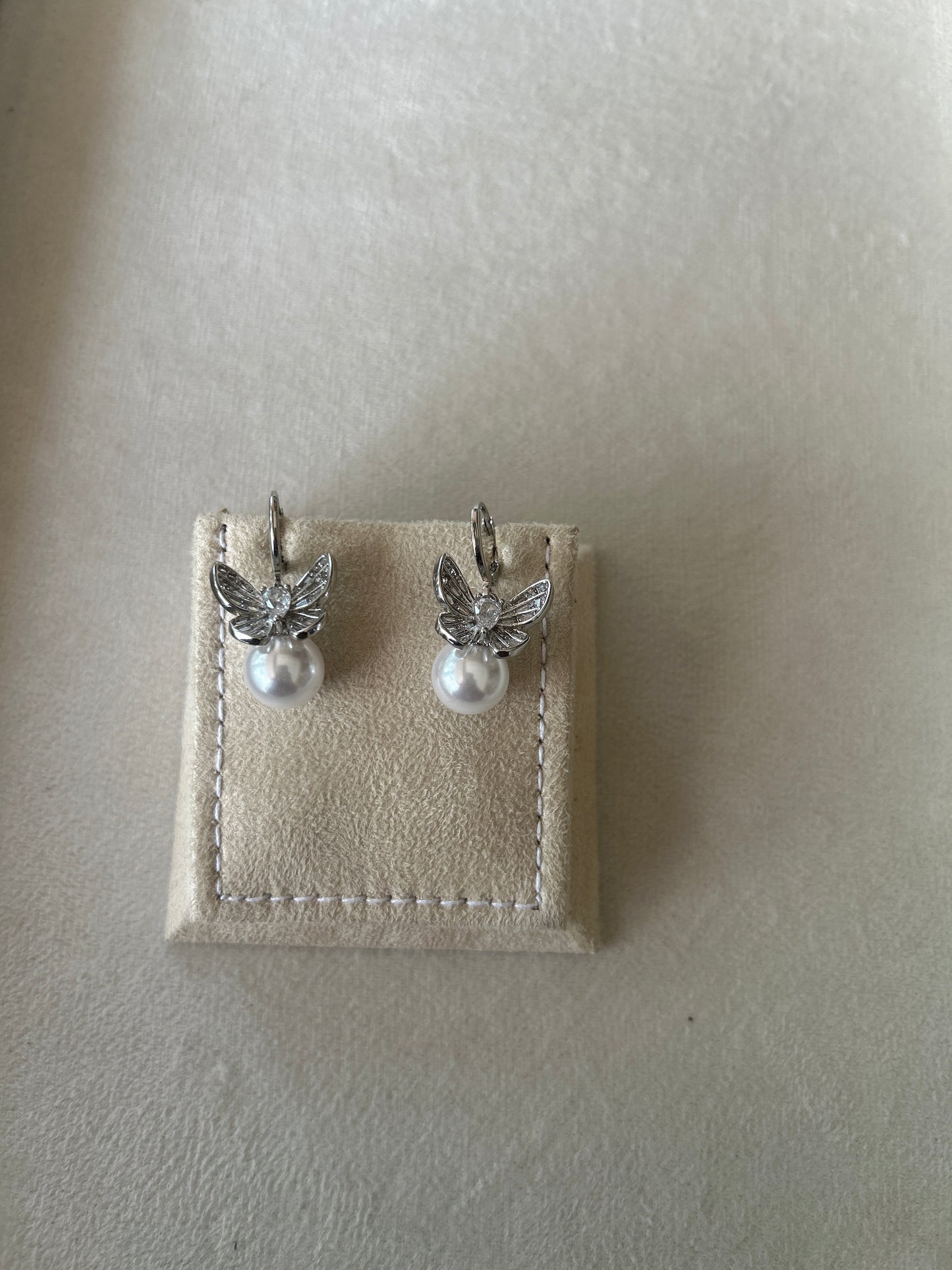EARRING