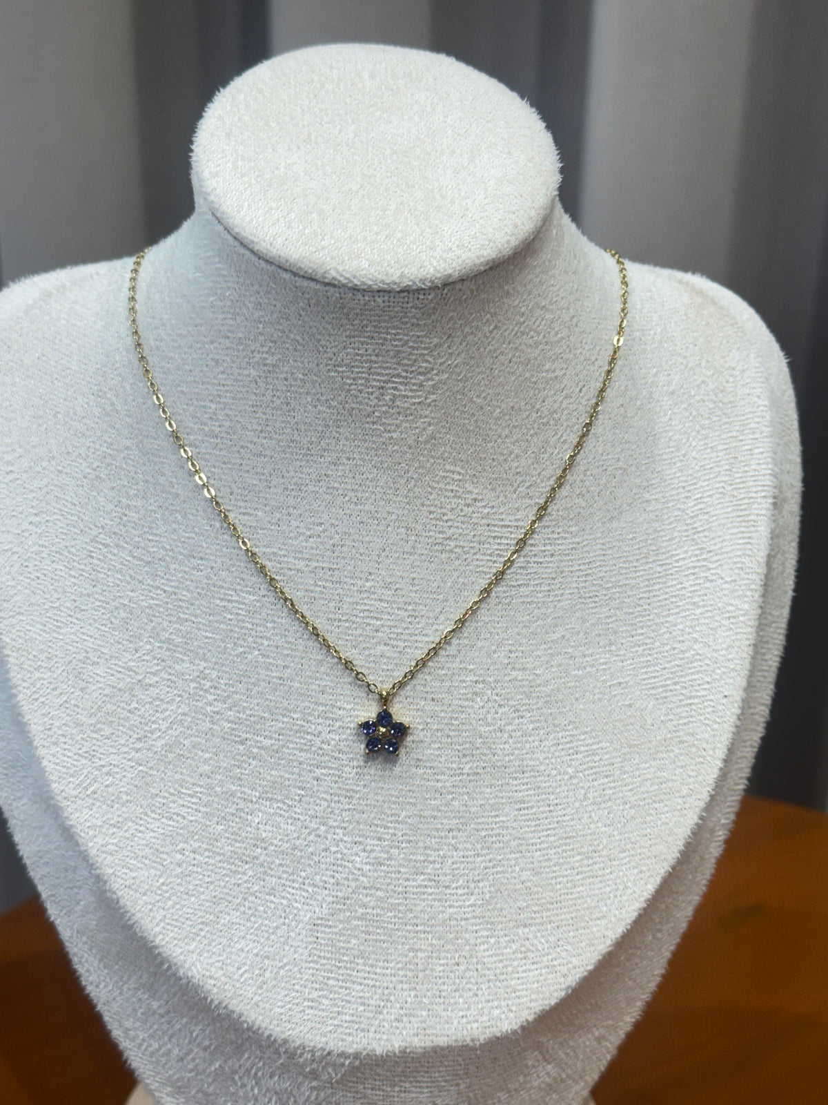 Purple flower necklace