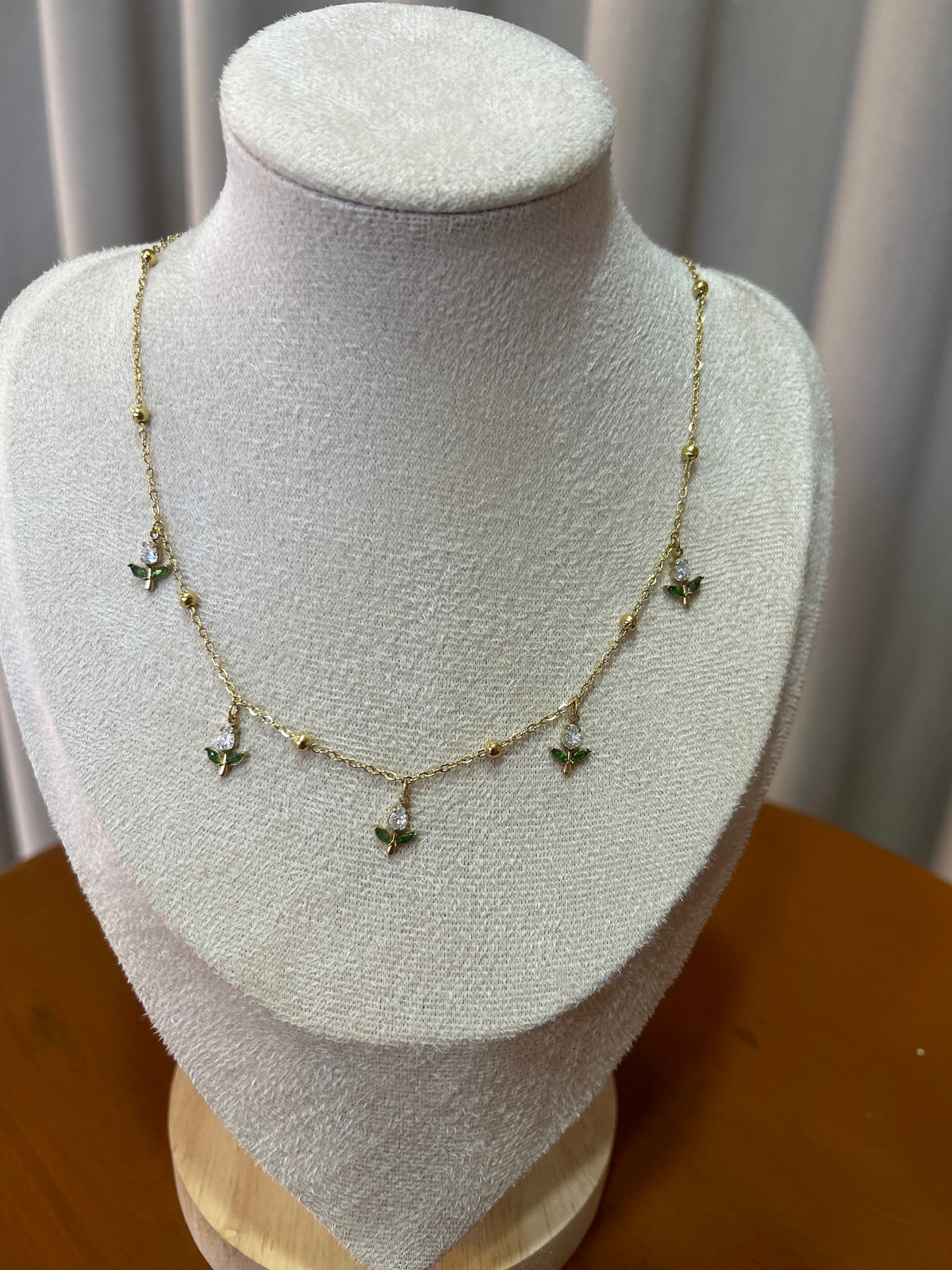 White tulip charm necklace