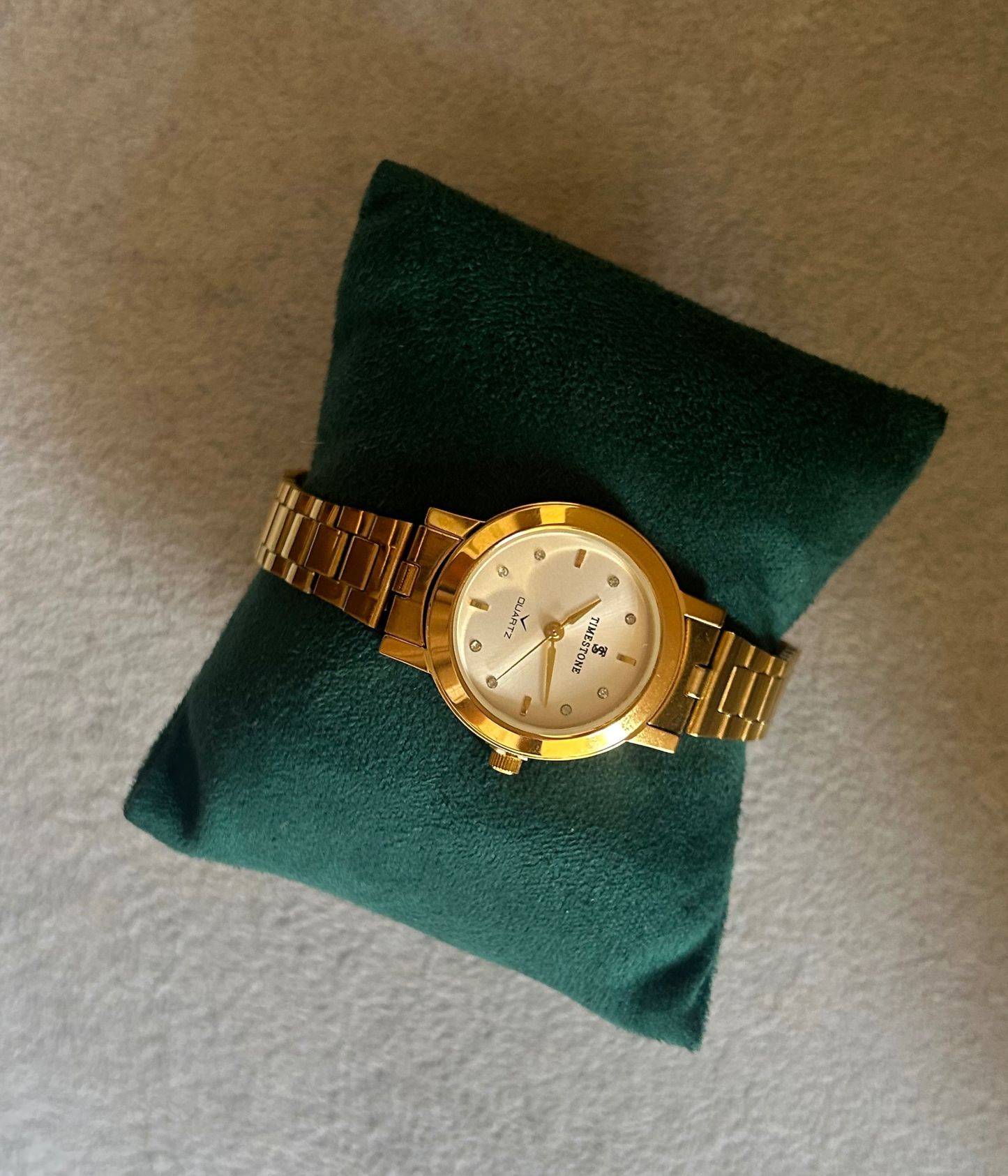 Classic Gold-Tone Quartz Watch with Metal Strap White dial
