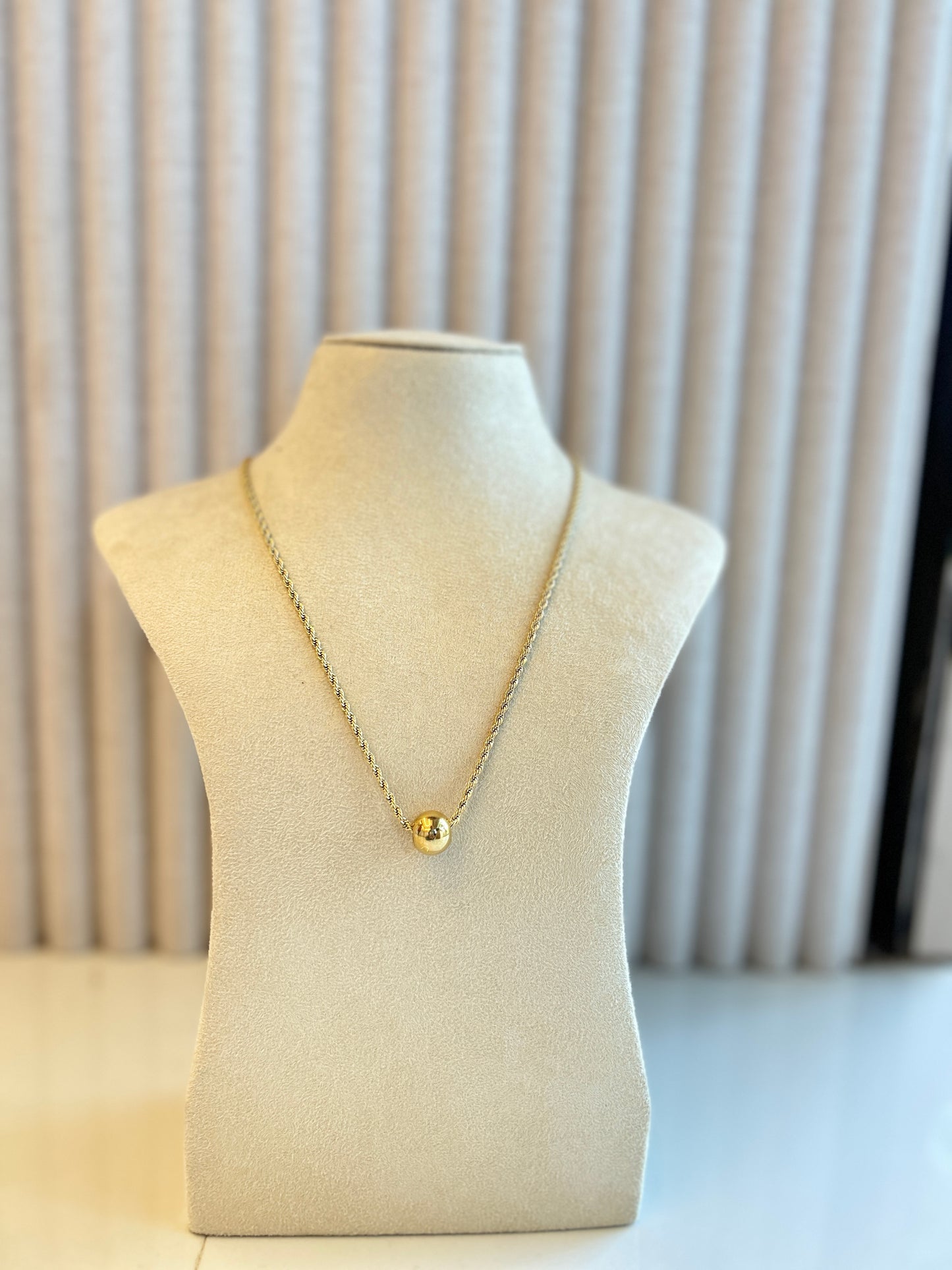 Sphere chain necklace