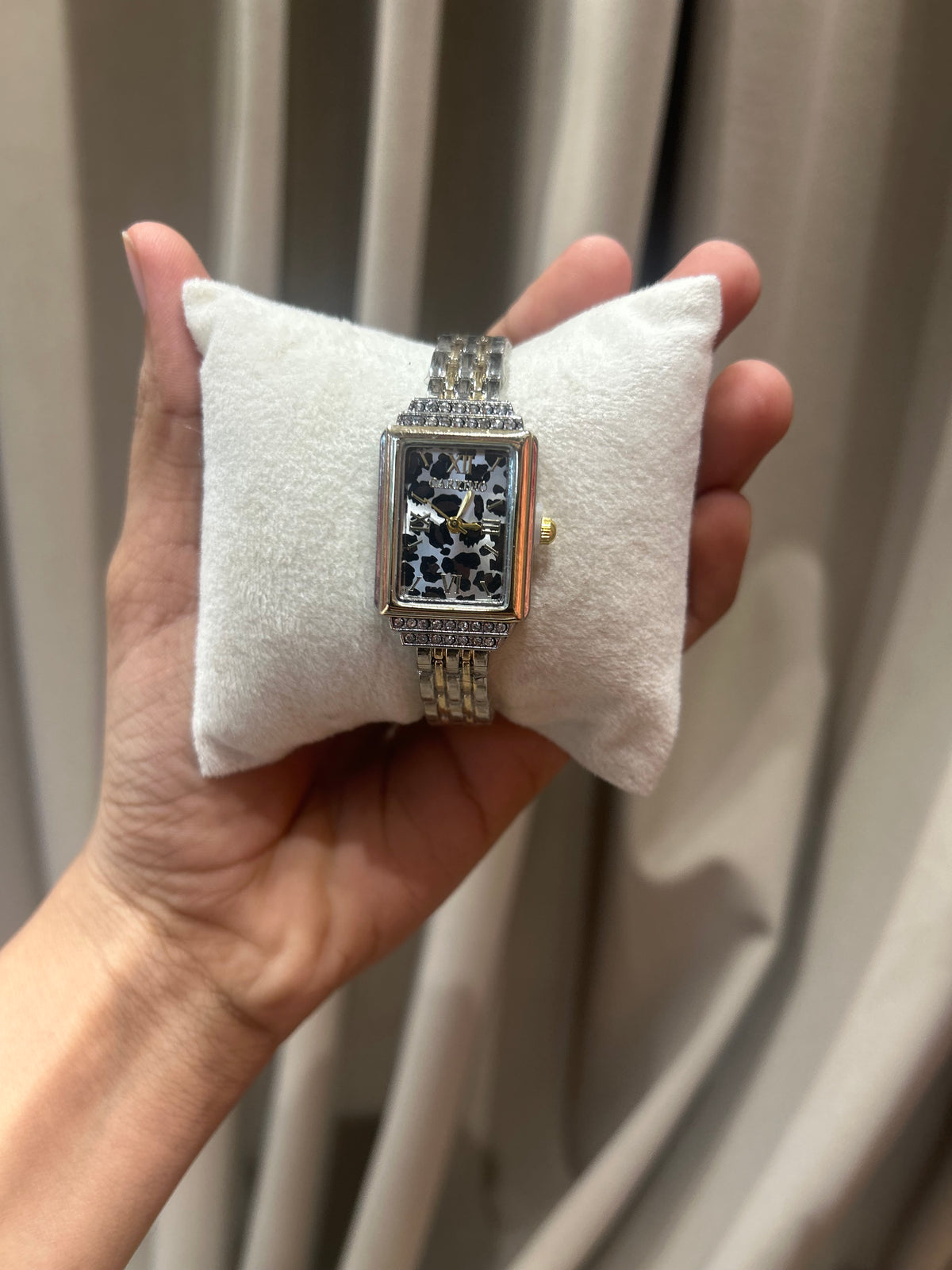 Pearl hour watch
