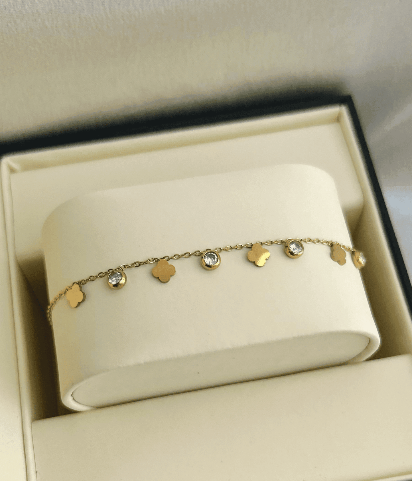 Gold Clover Anklet White Stone single pair