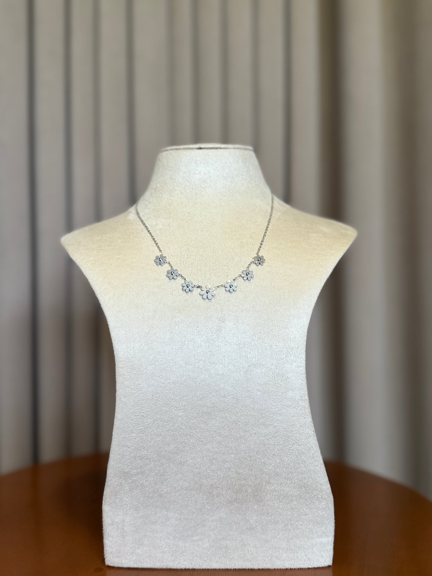 Flower Necklace - Silver