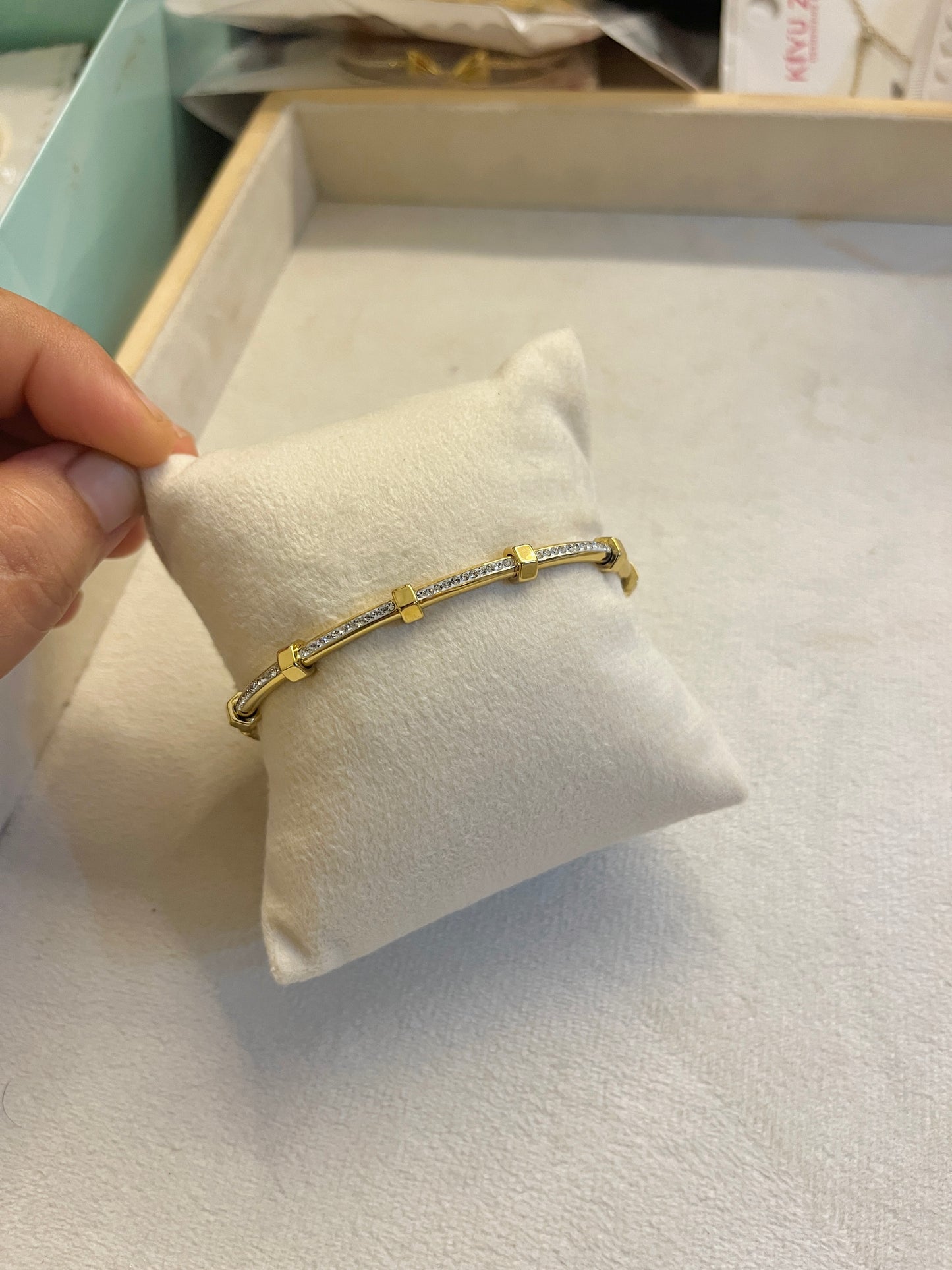 Hawwa Gold Bangle Adult size