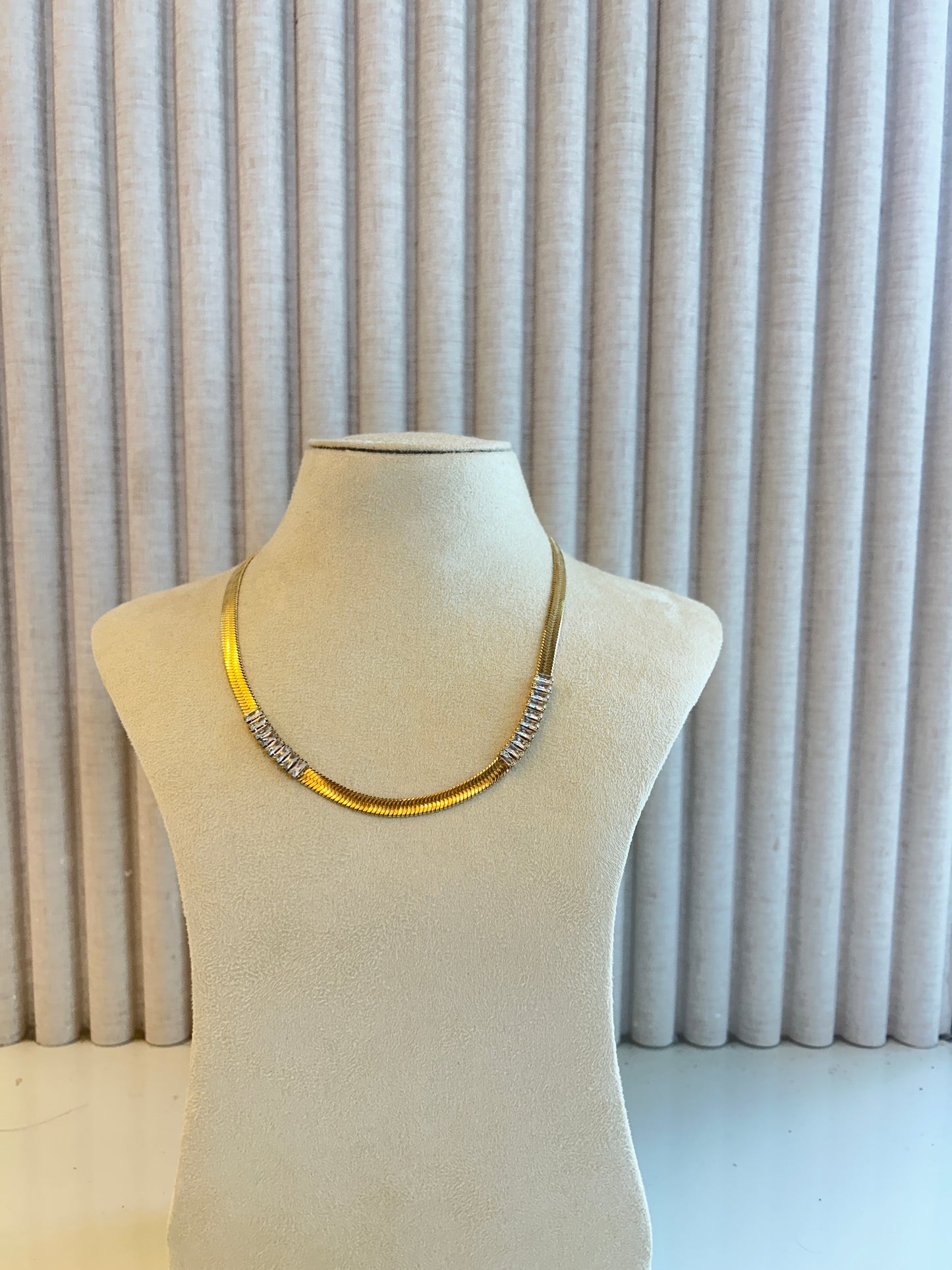 Snake chain with stone necklace