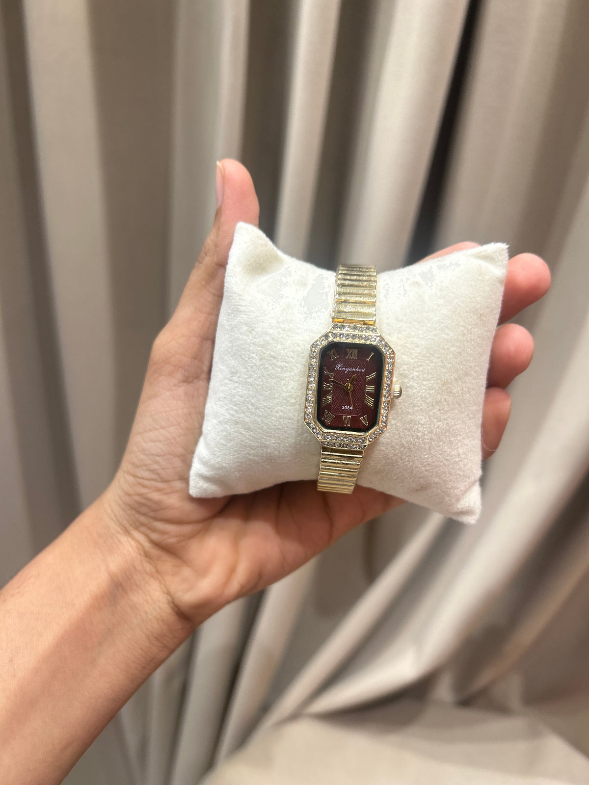 Elen watch