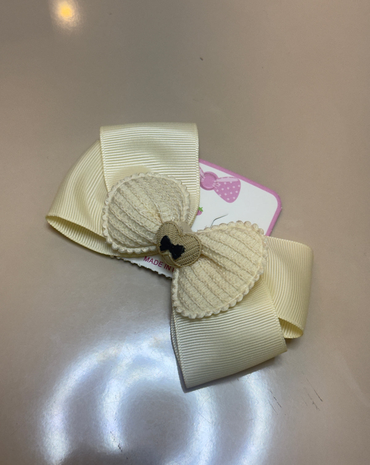 Hair bow off white