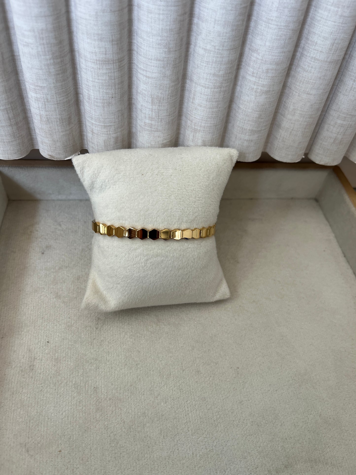 Honey comb bangle