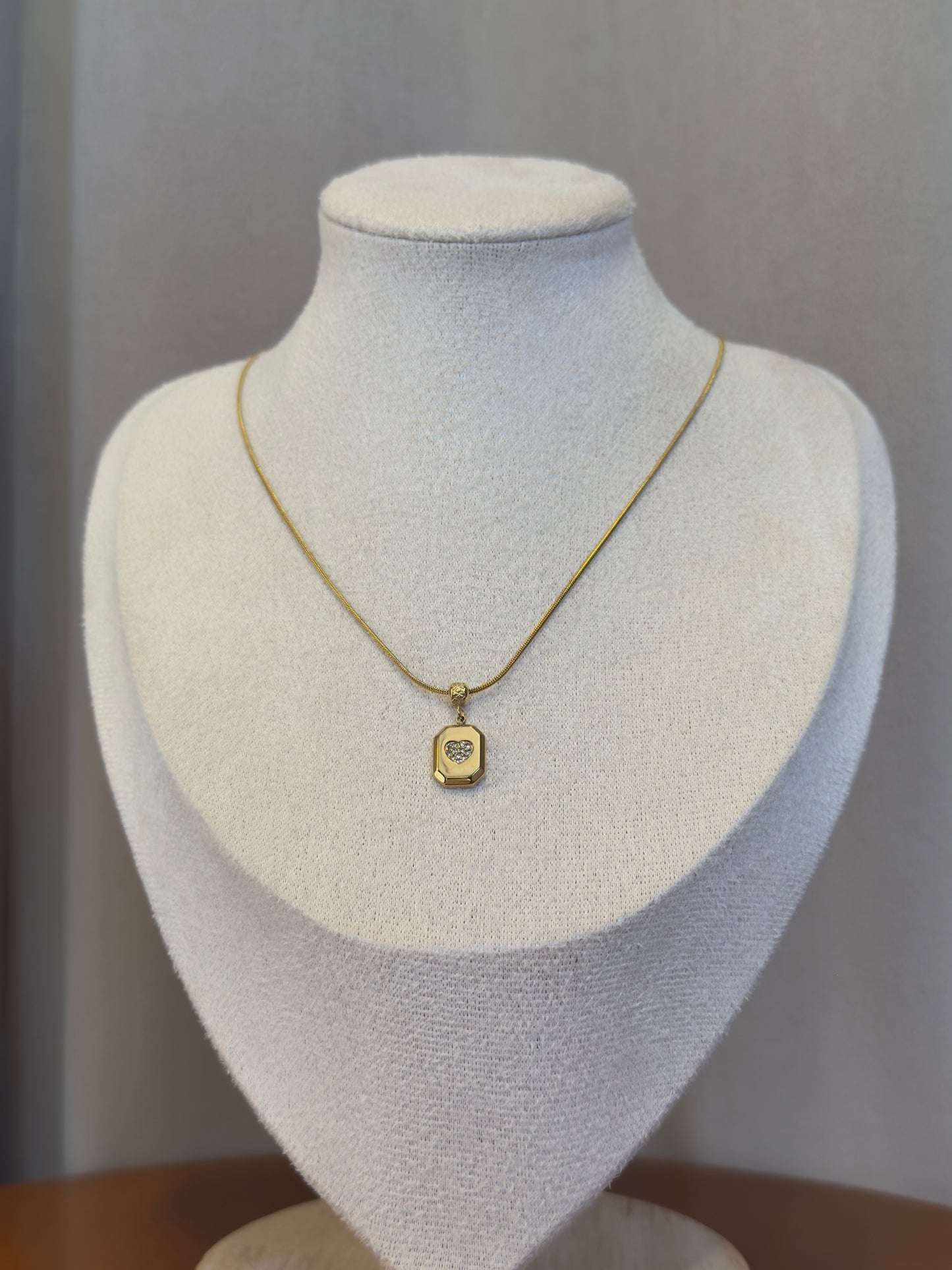 White love stone chain