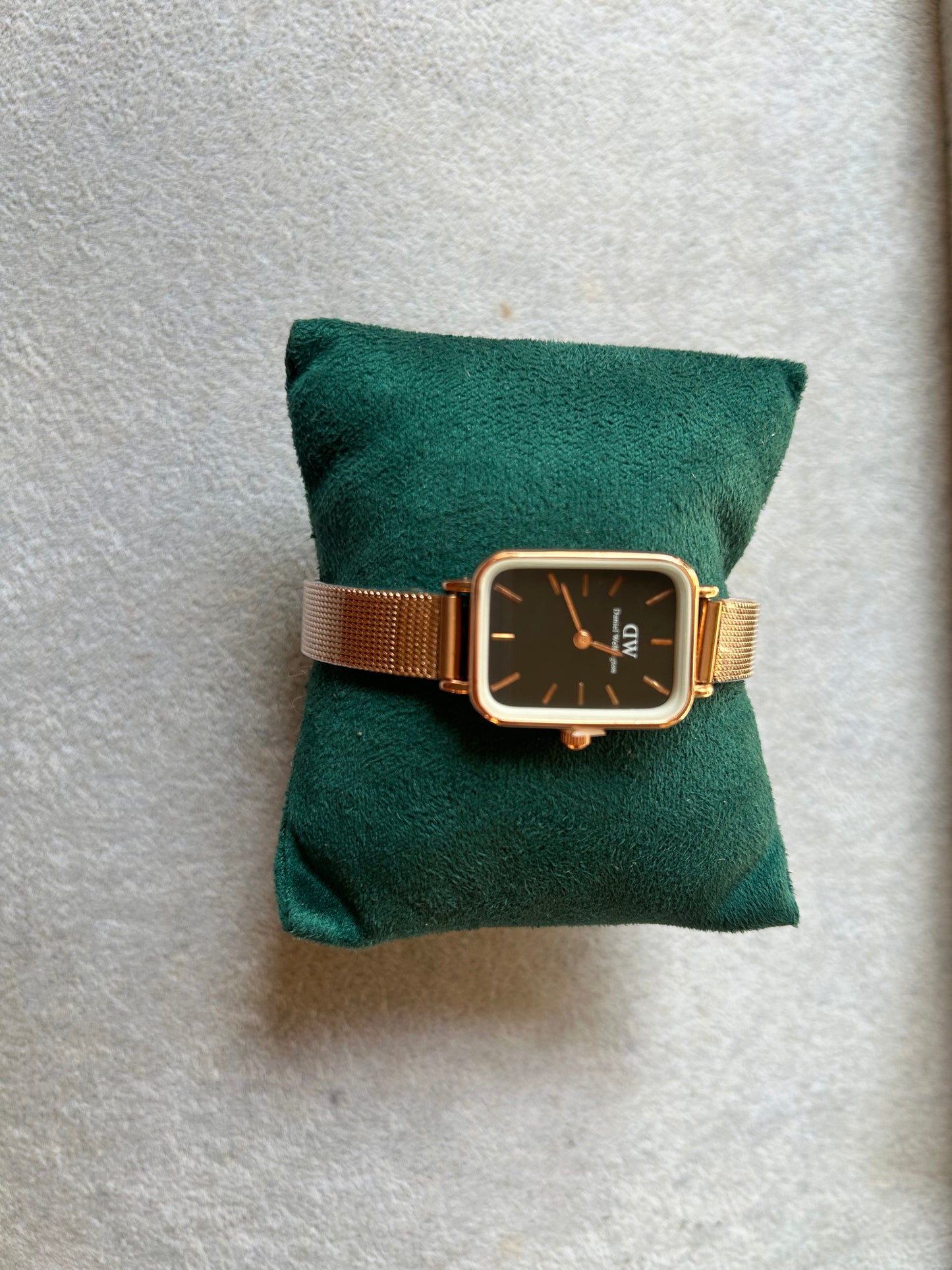 Velmora Watch