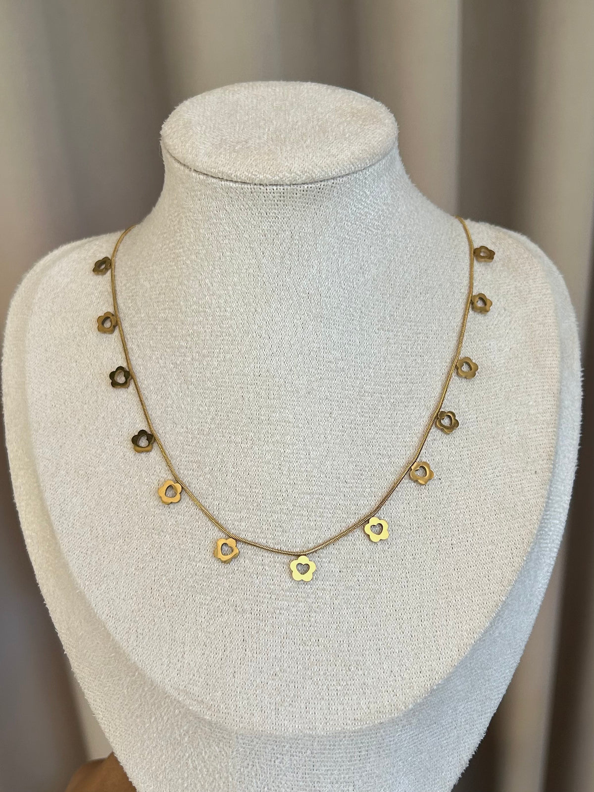 Flower charm necklace