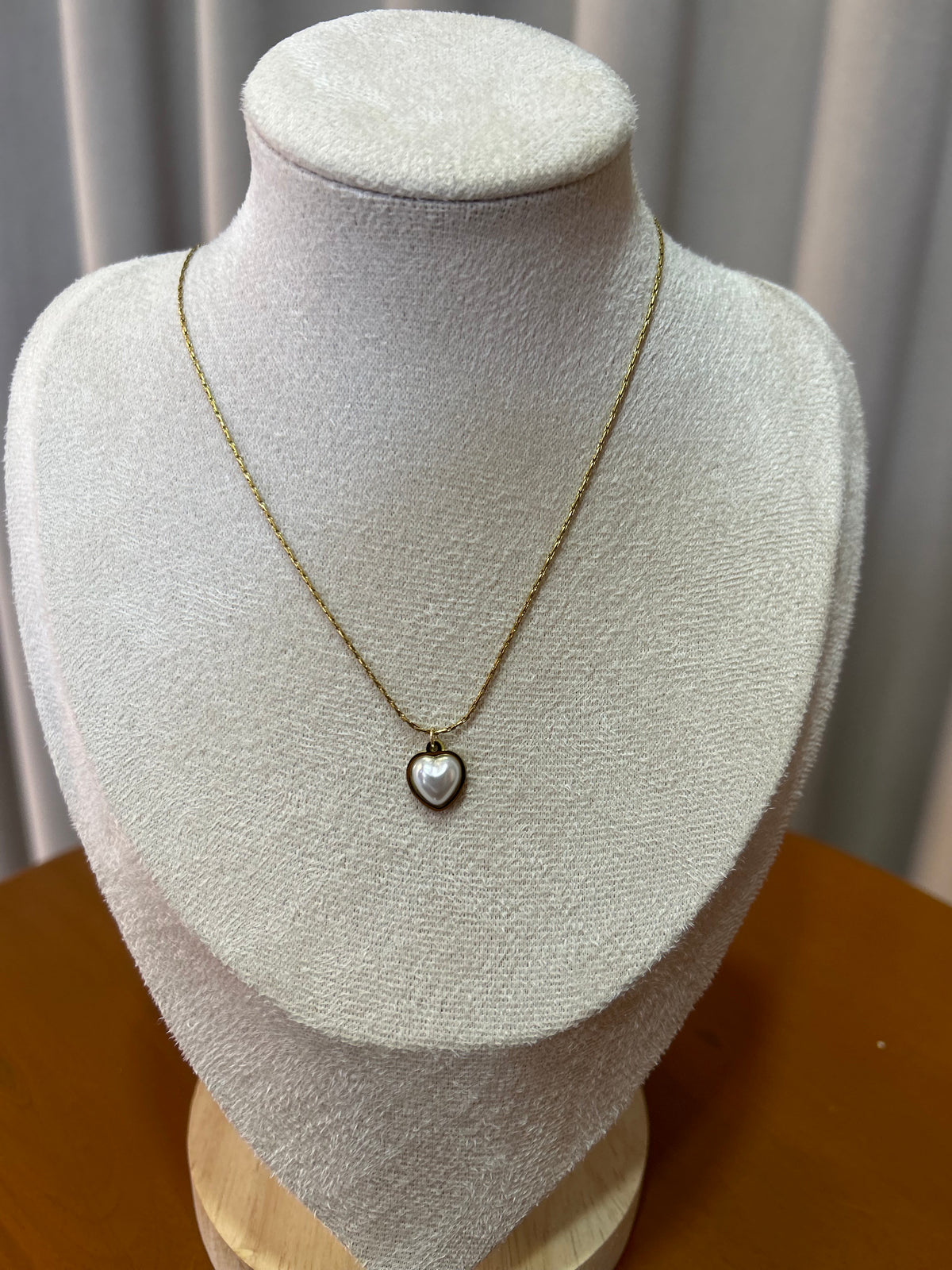 White heart necklace
