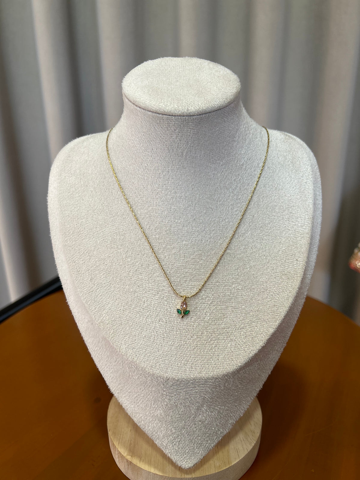 TULIP NECKLACE