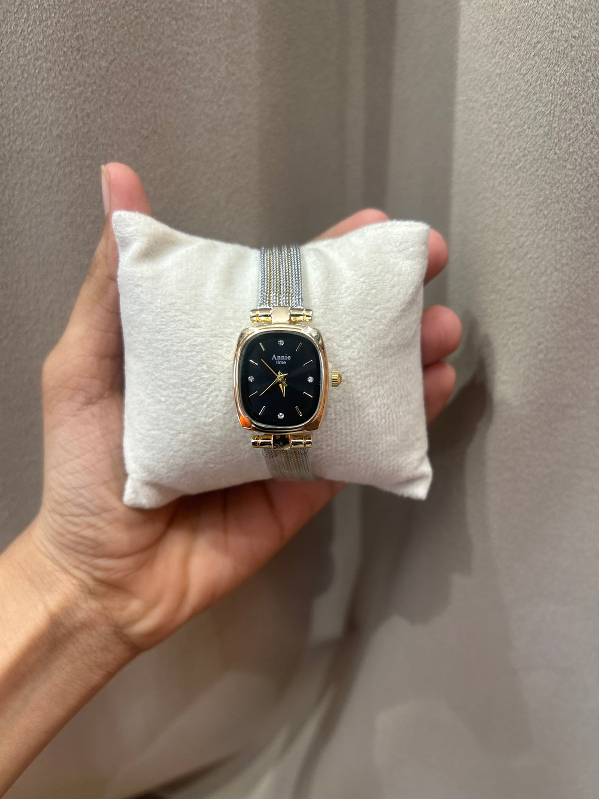 Vellora watch