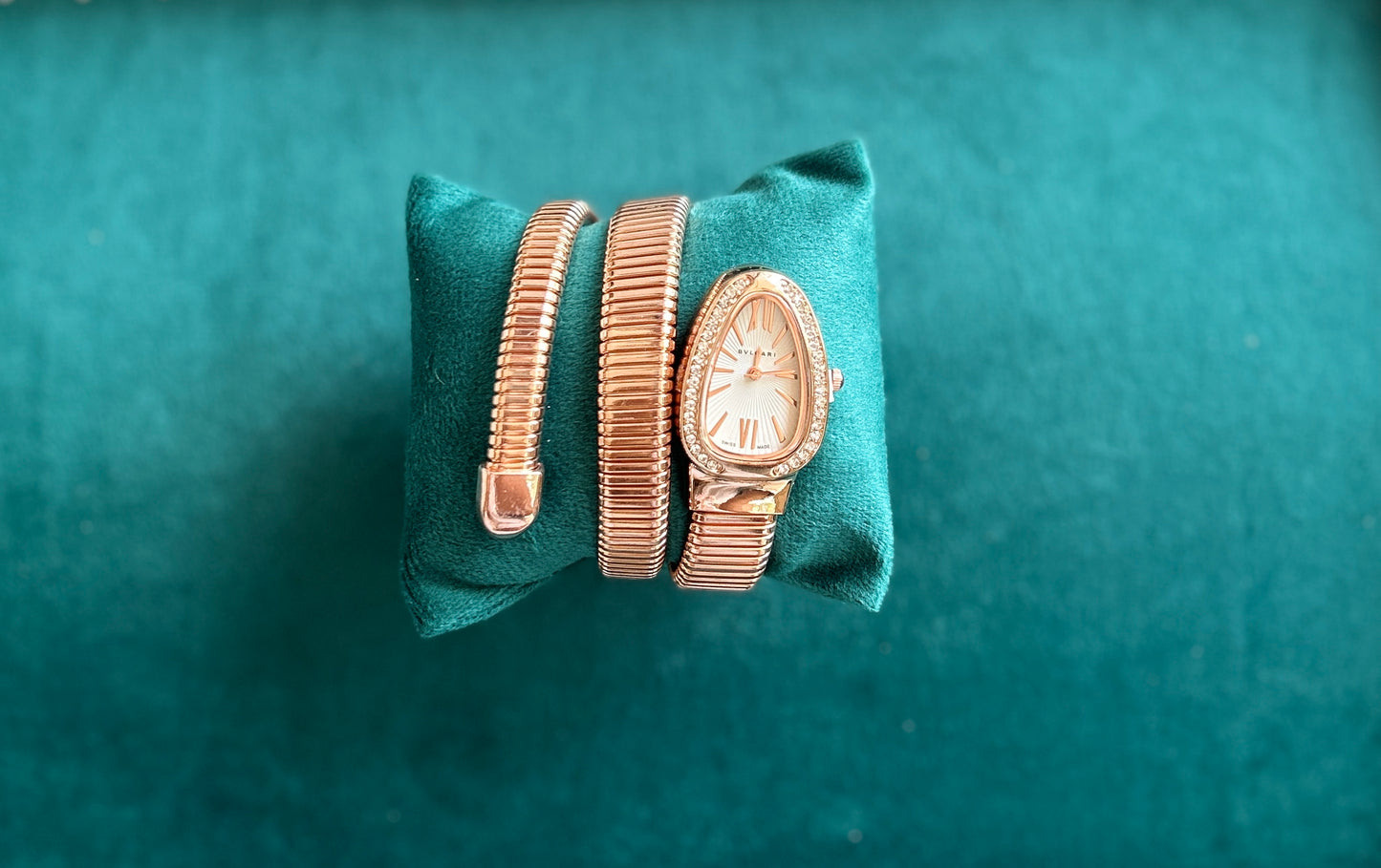 Rose gold Snake watch ( white dial )