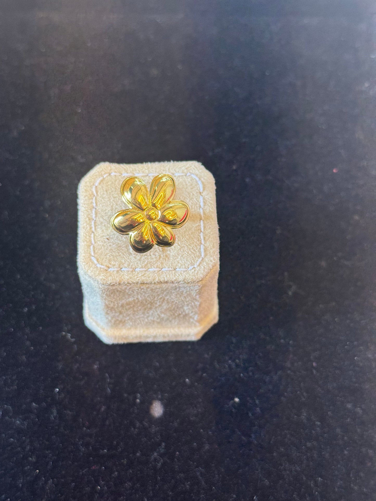 Flower ring