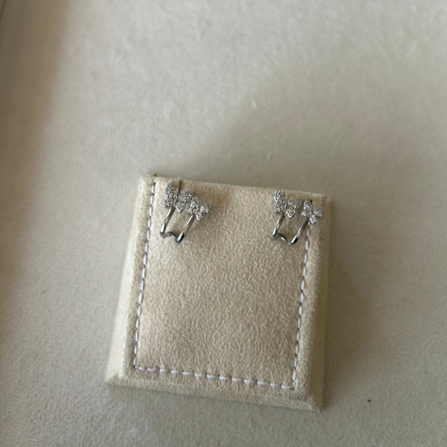 EARRING