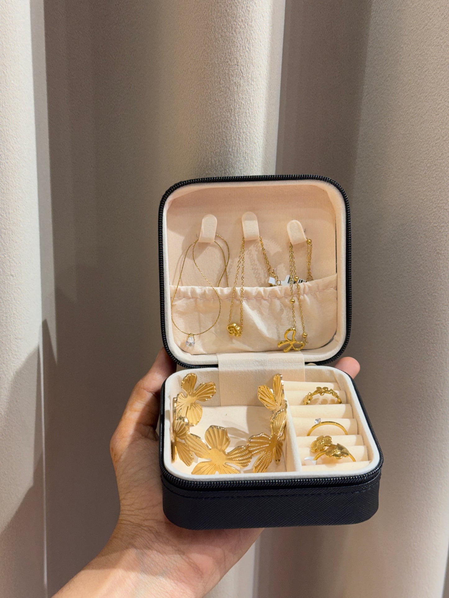 Jewelery organizer