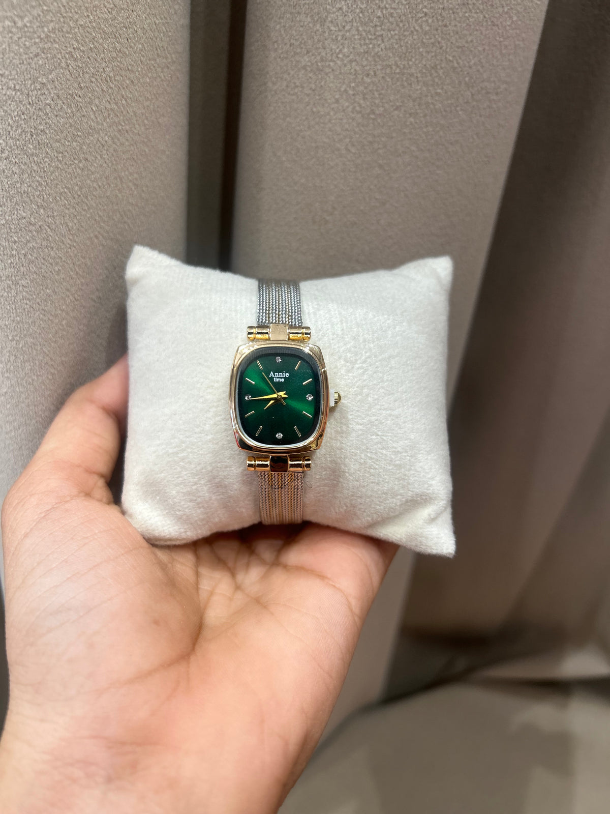 Nova dial watch