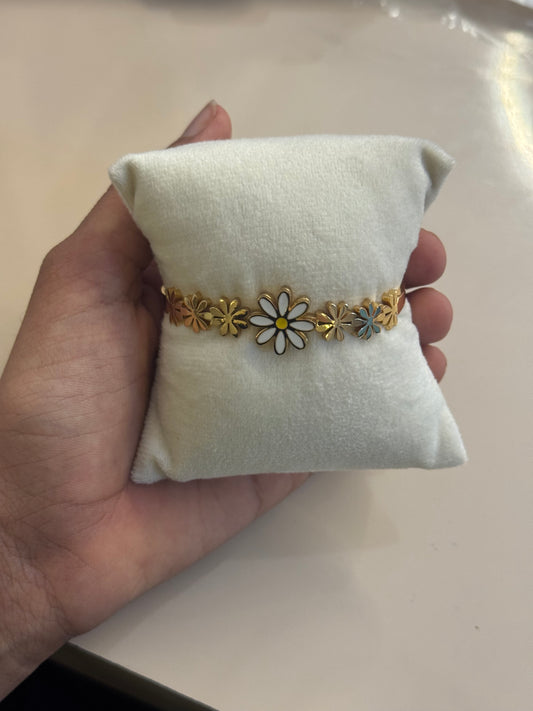 Flower bangle