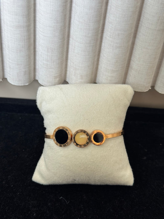 Roman bangle
