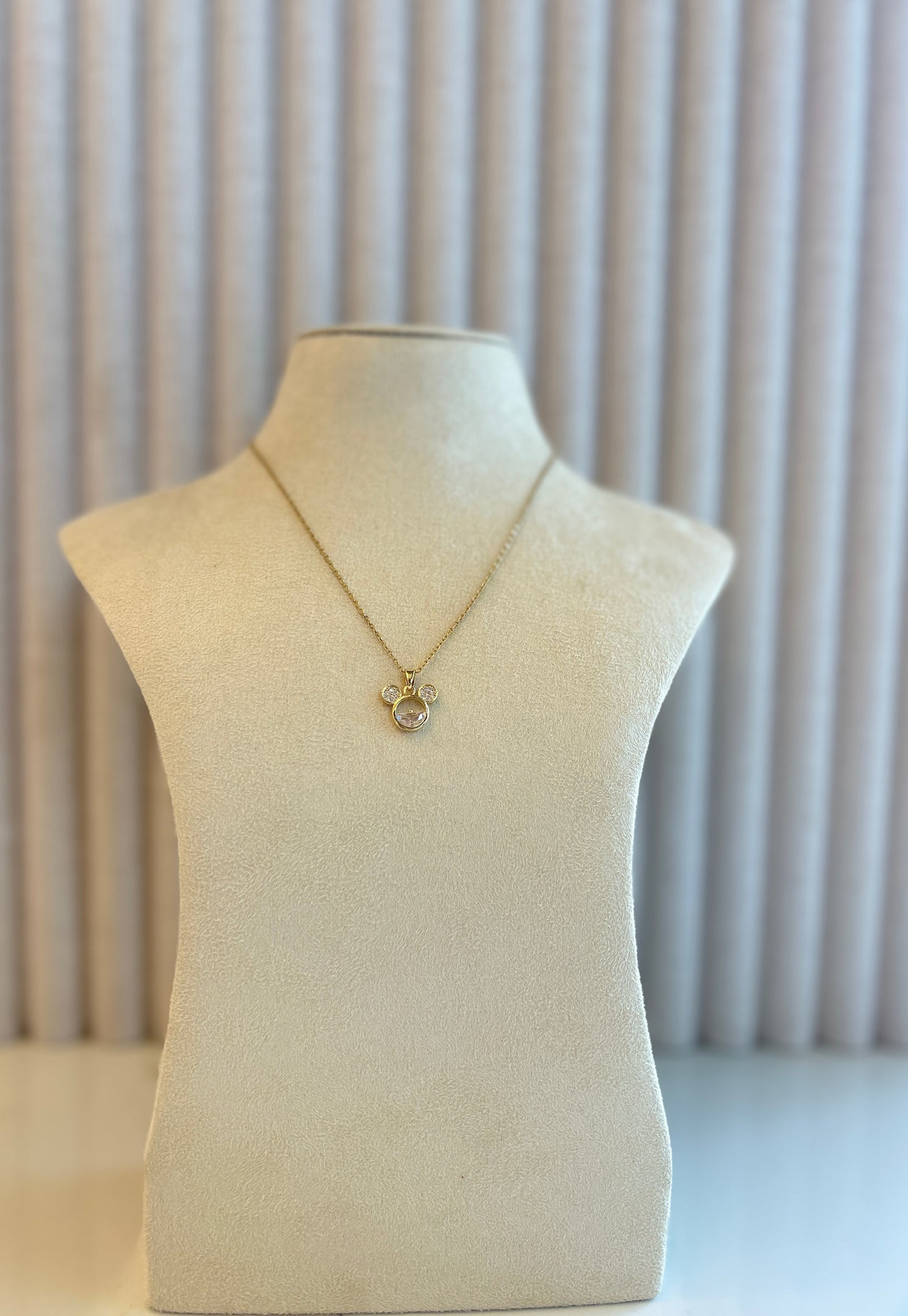 Teddy pendant necklace