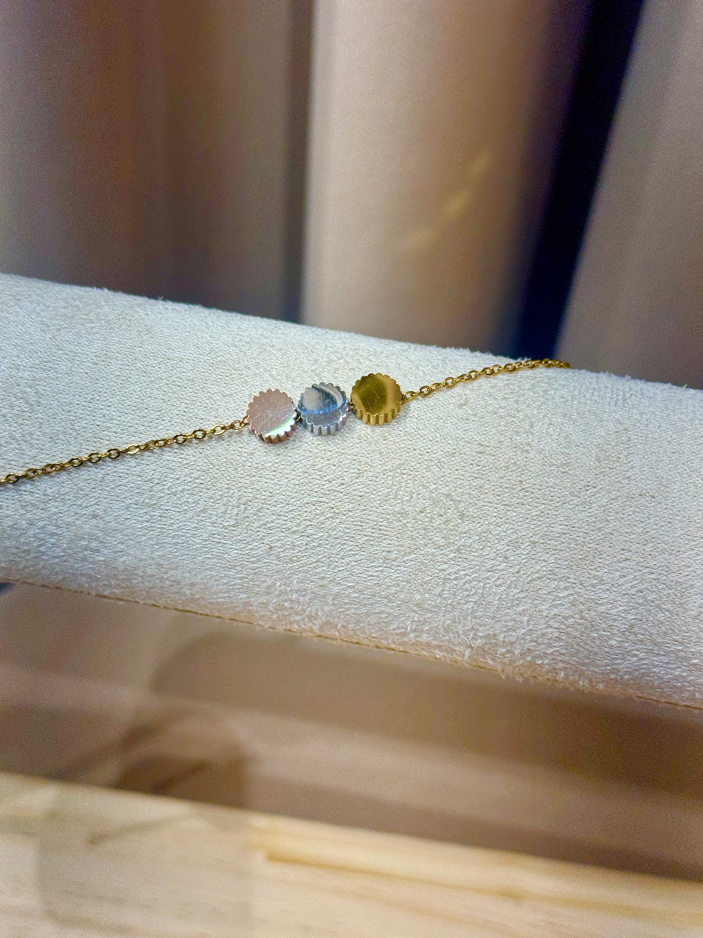 3 round bracelet gold