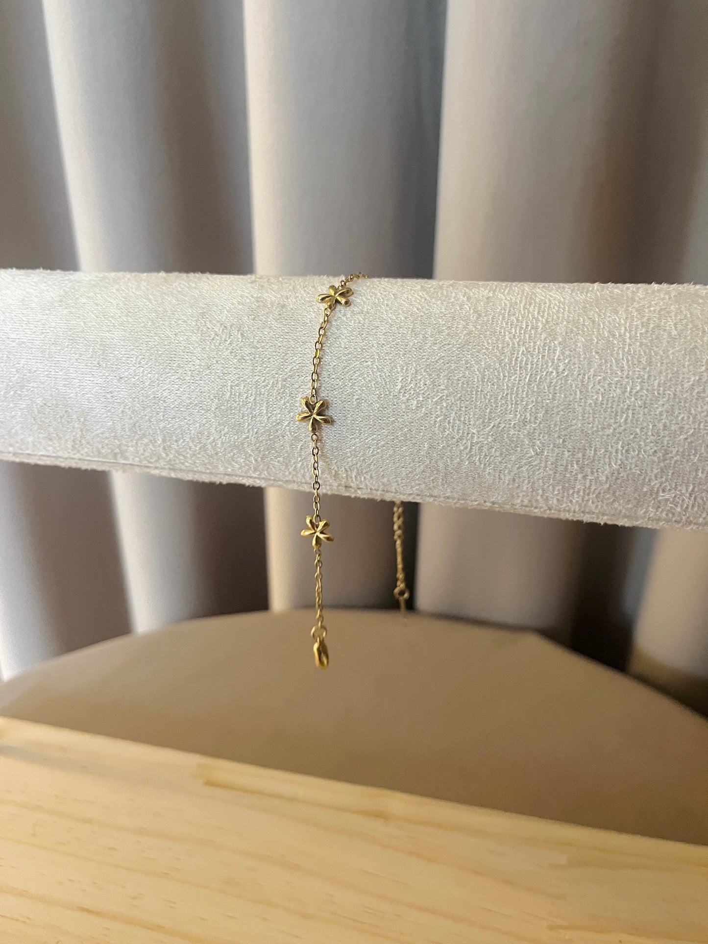 Aira flowers gold Bracelet