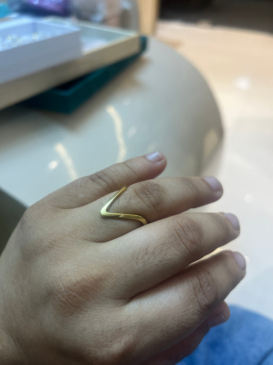 V RING GOLD