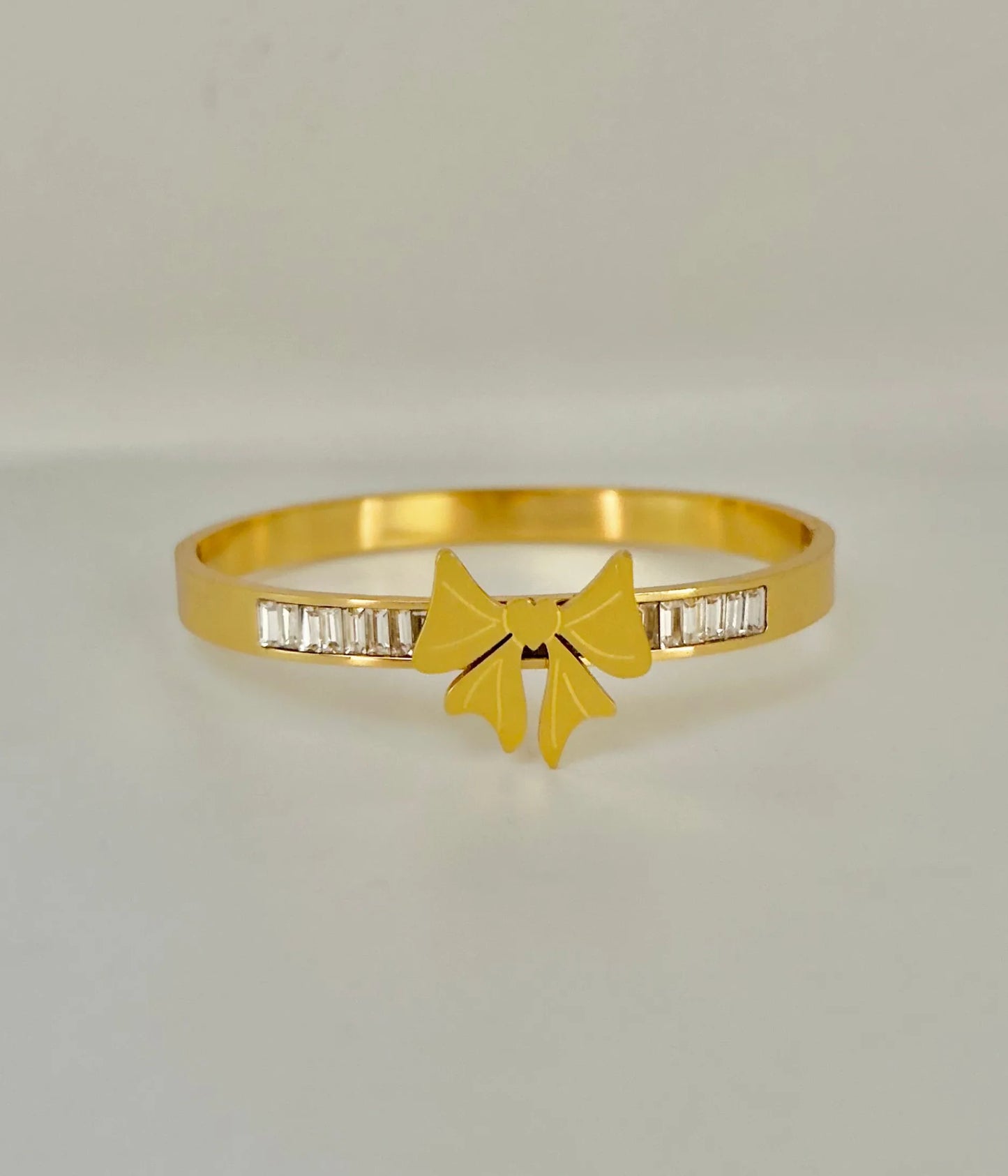 Bow with stone