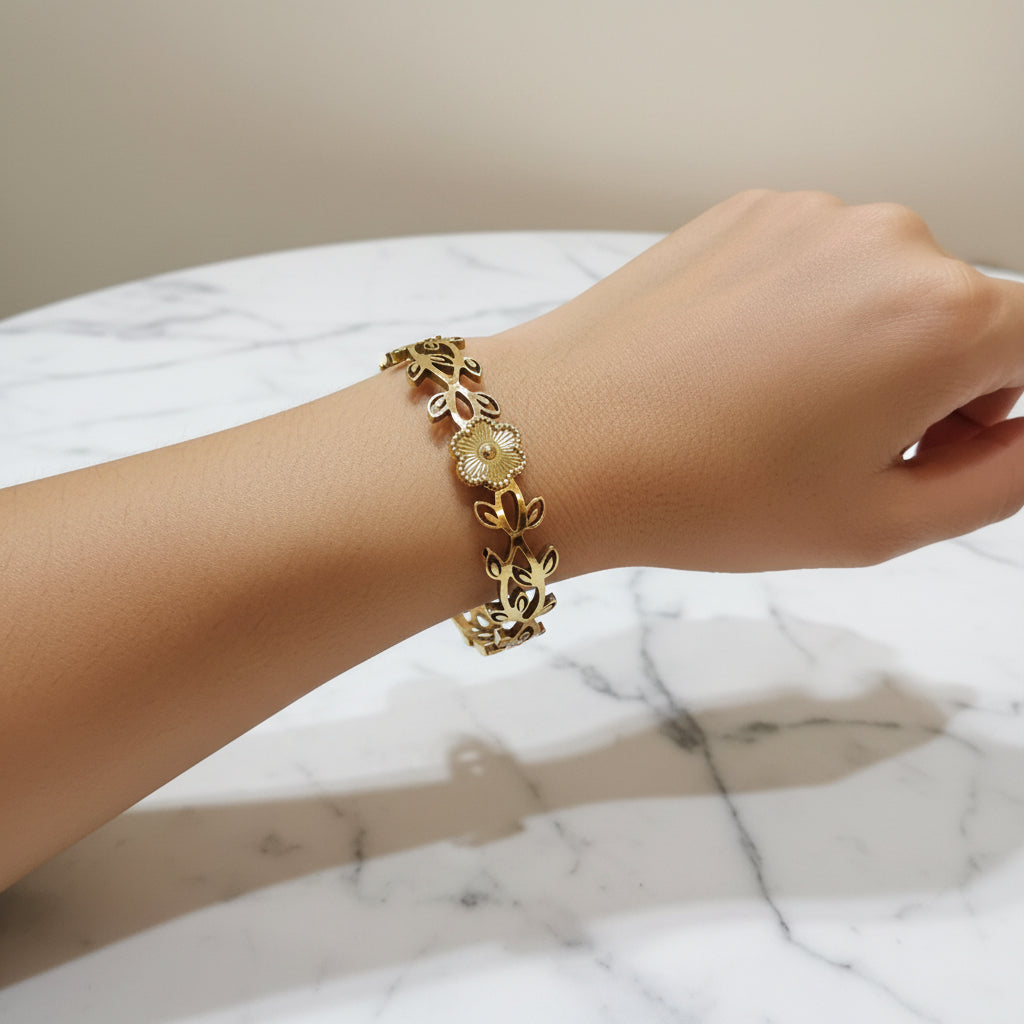 Baby Size Filigree Leaf Bangle