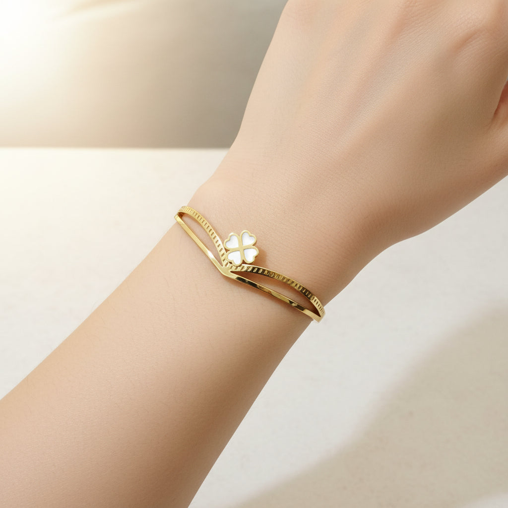 Adult Clover White Gold Bangle