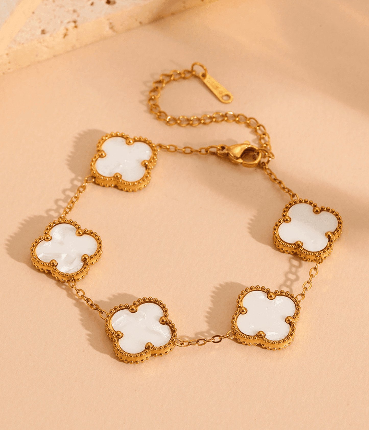 Clover bracelet White