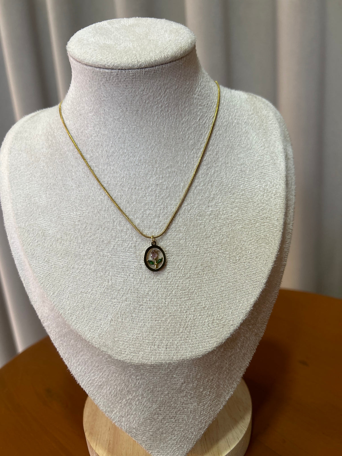 Tulip necklace