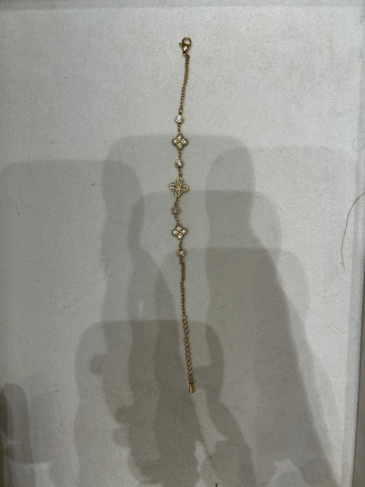 Flower stone bracelet