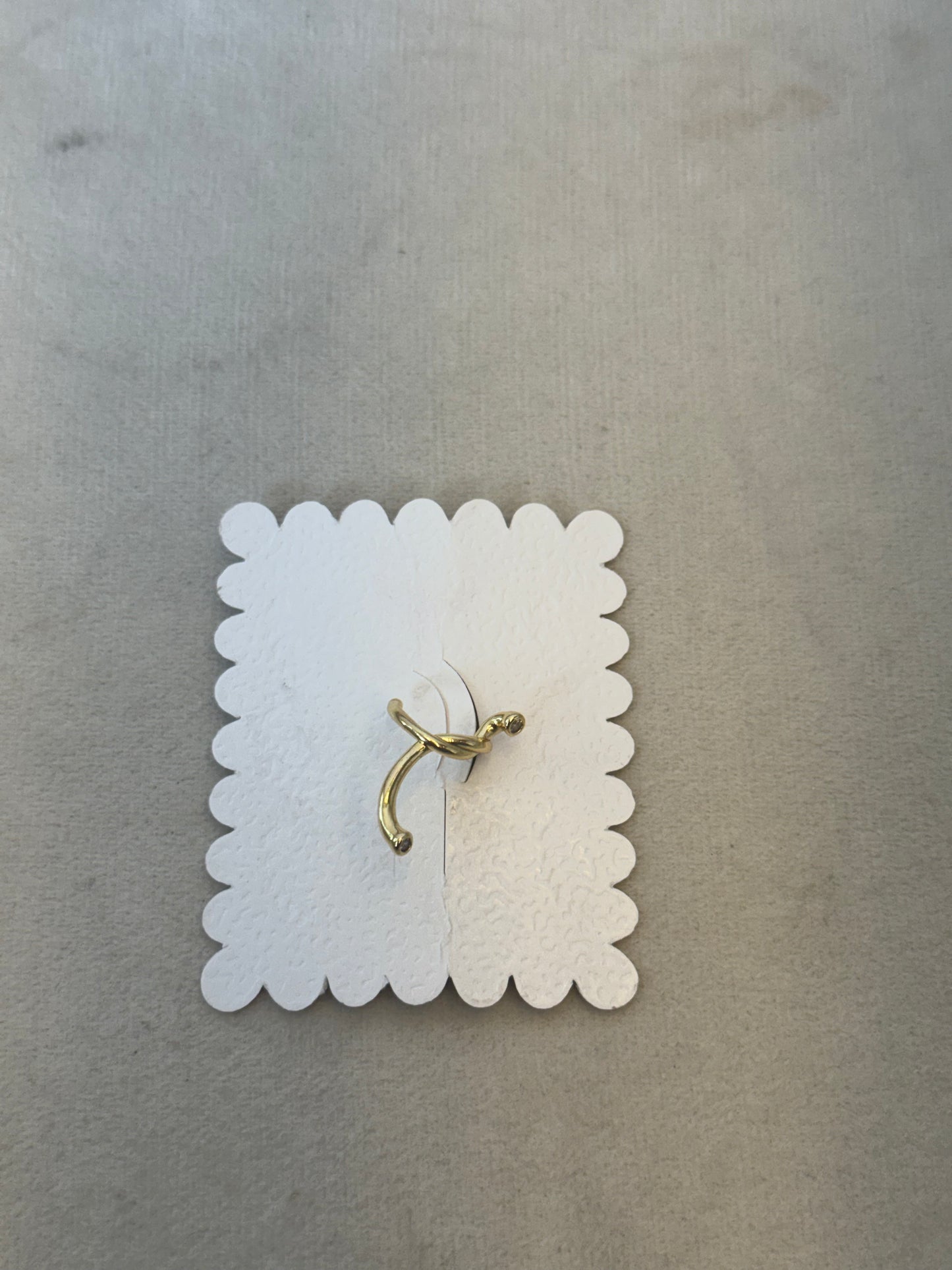 Middle earring