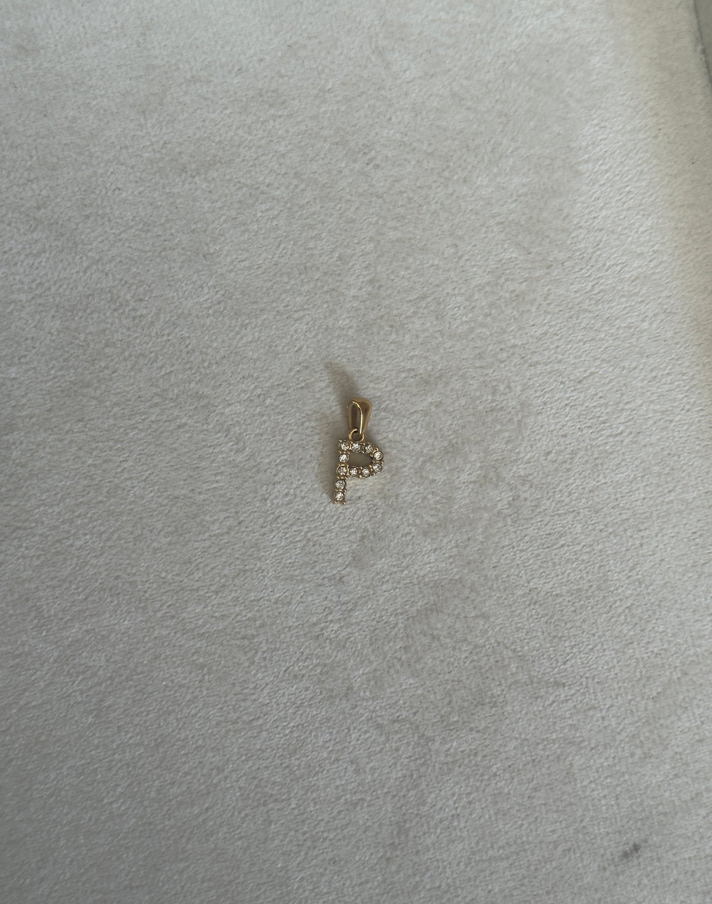 P latter pendant