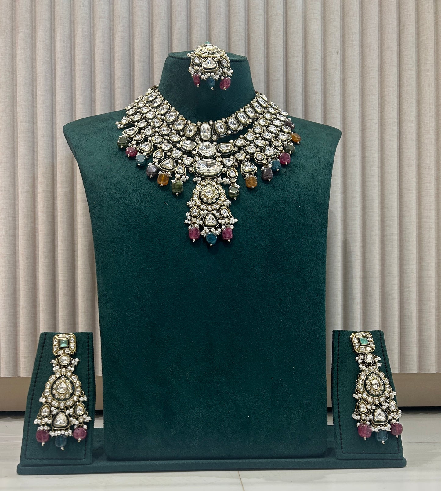 R Rental Jewellery
