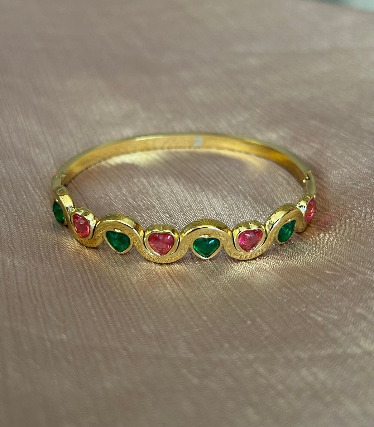 Golden Heart Eternity bangle