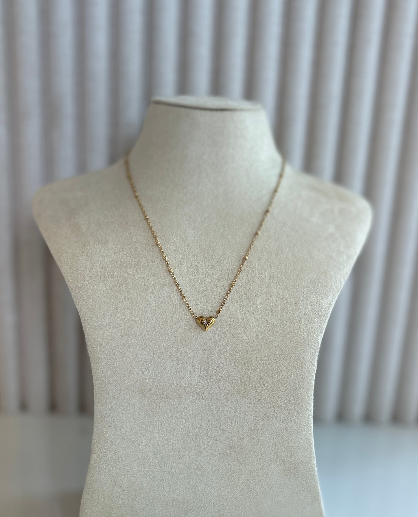 Mini heart necklace