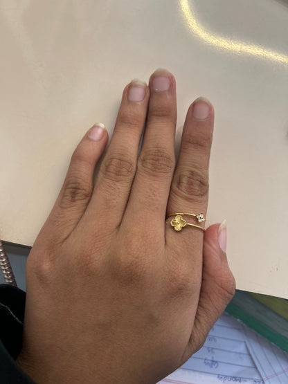 Clover ring