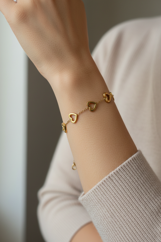 Love loop bracelet
