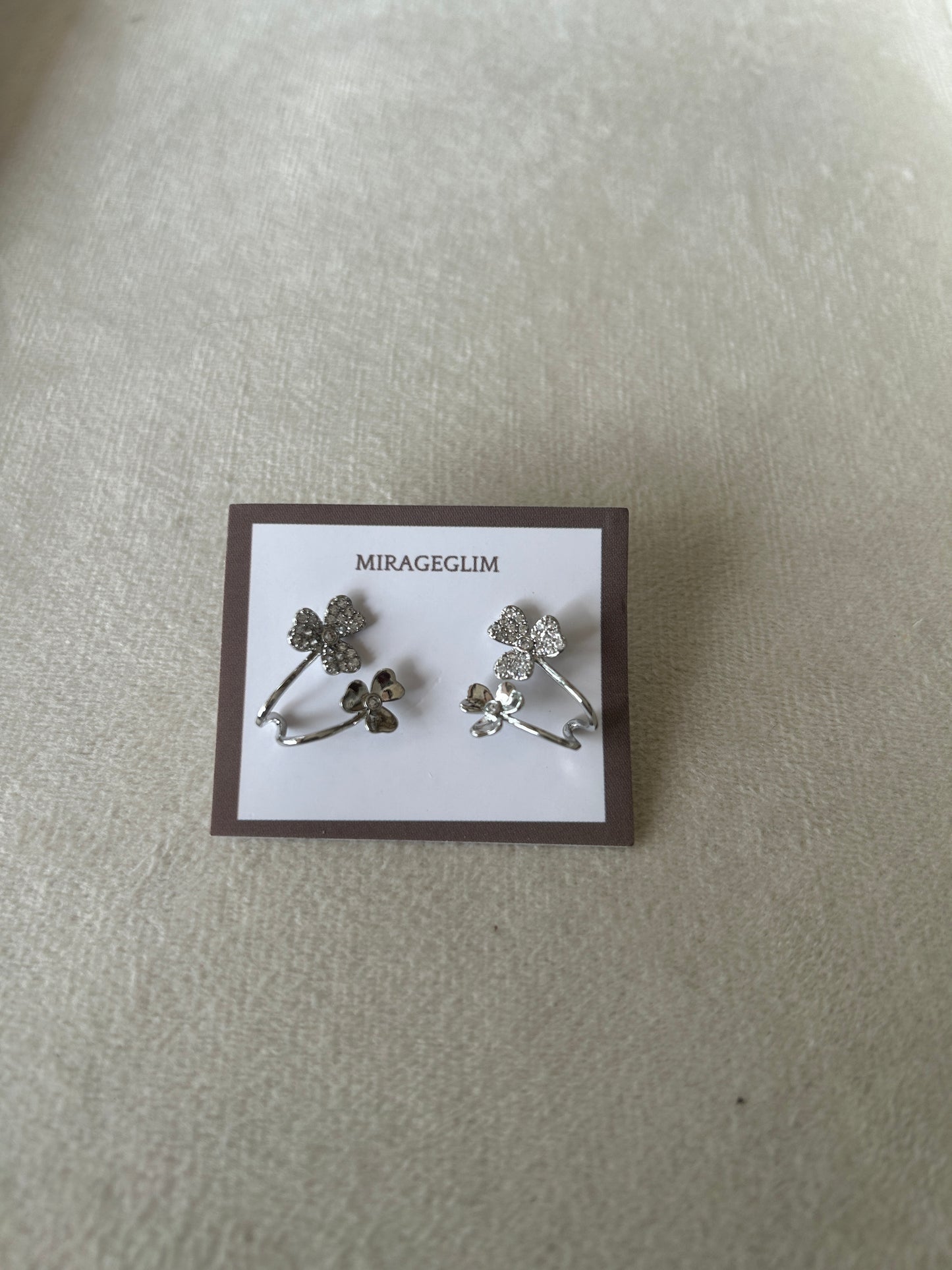 EARRING