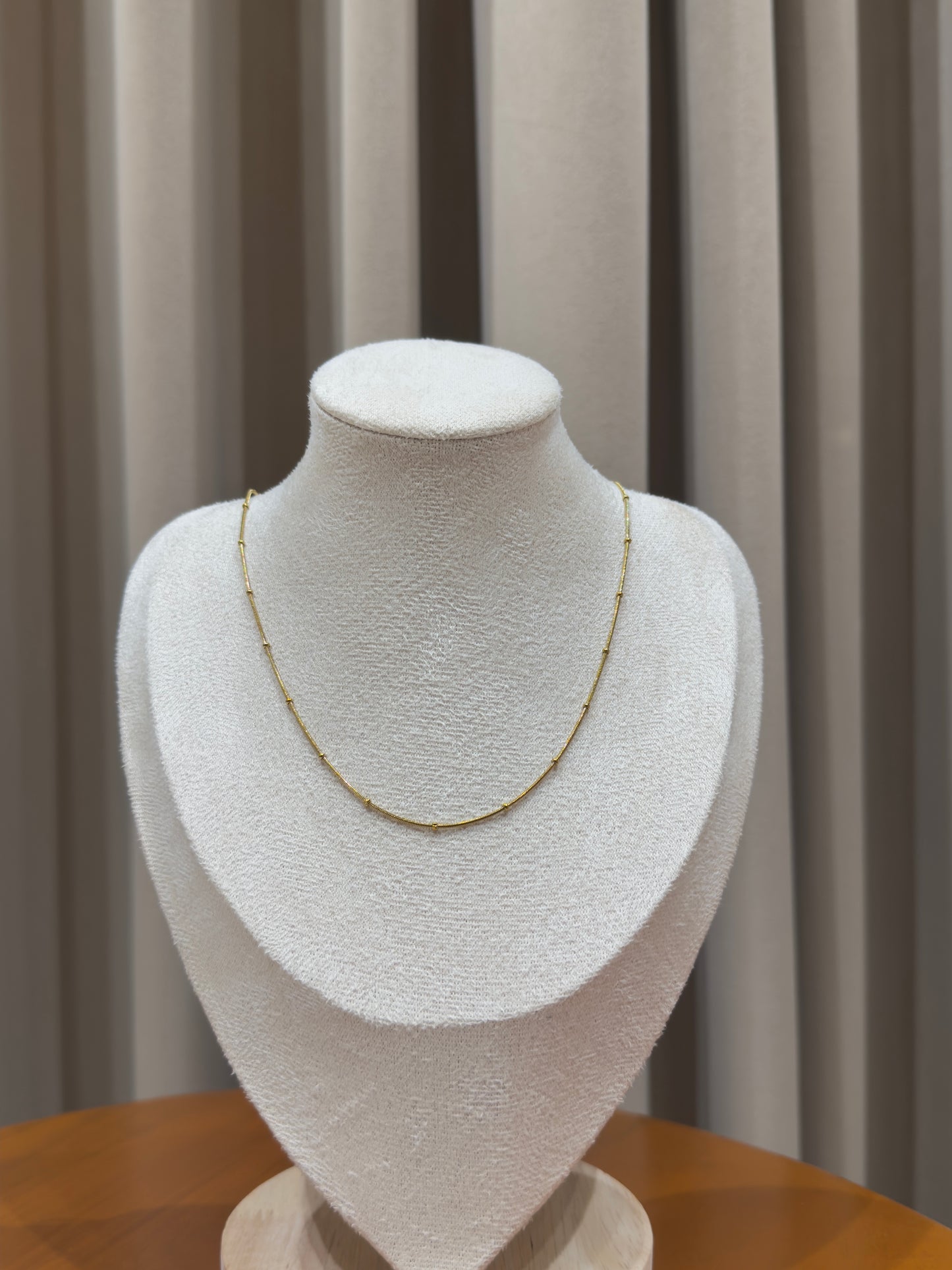 Dot necklace