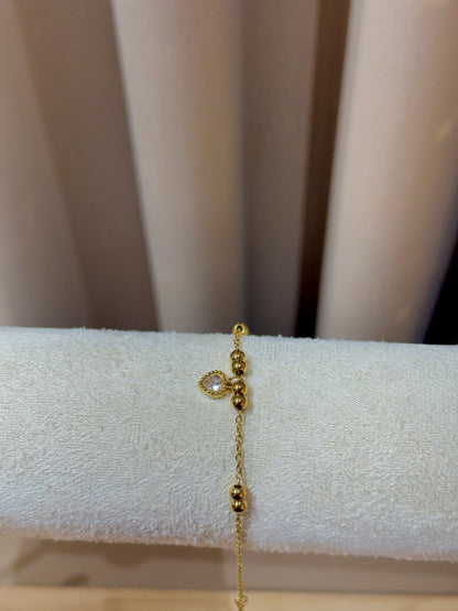 White heart bracelet gold