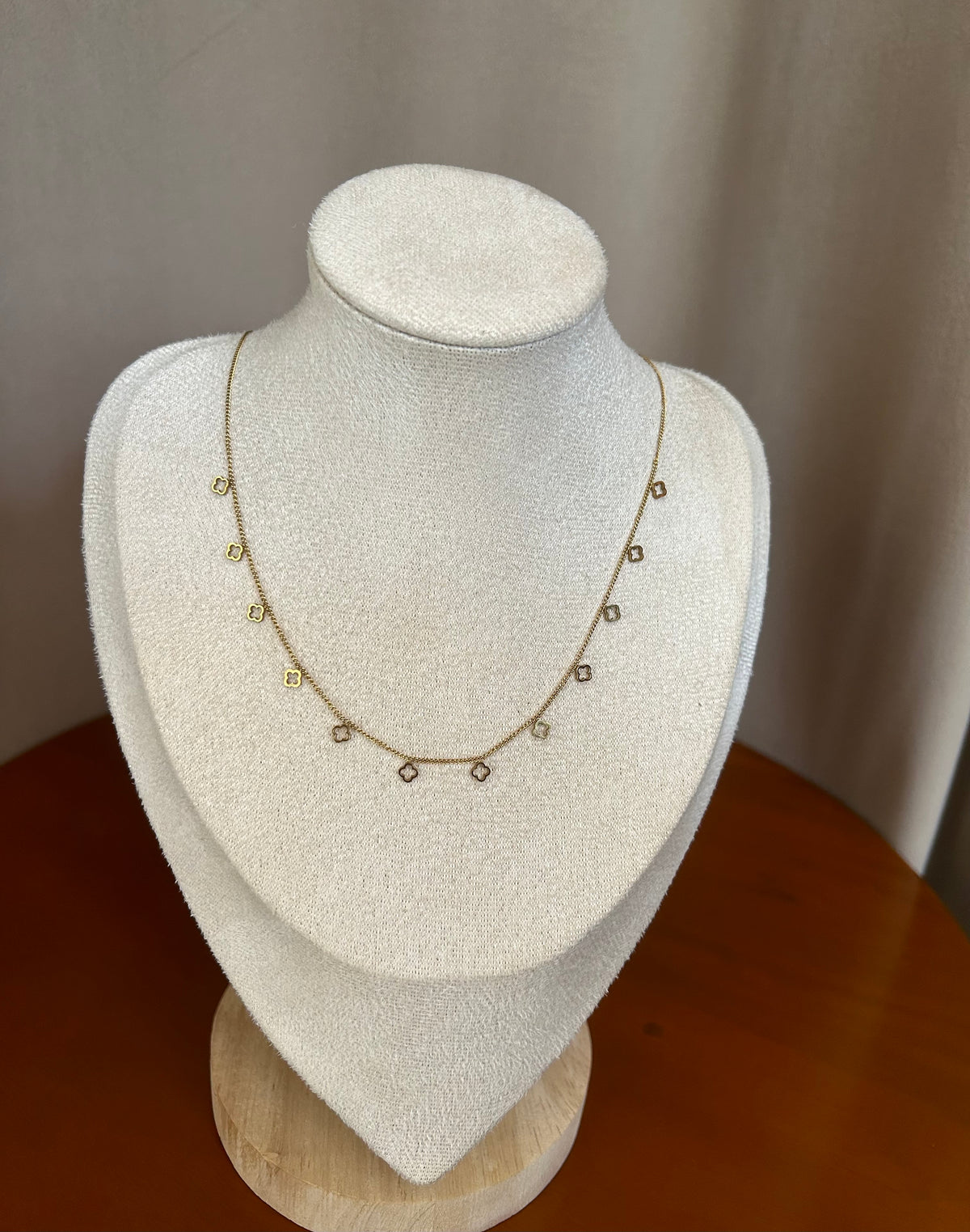 Clover charm necklace