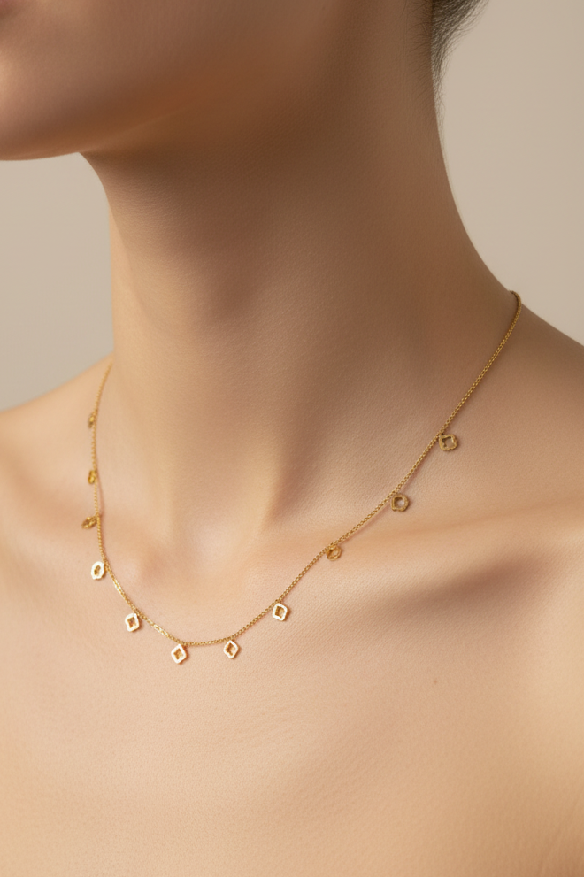 Clover charm necklace