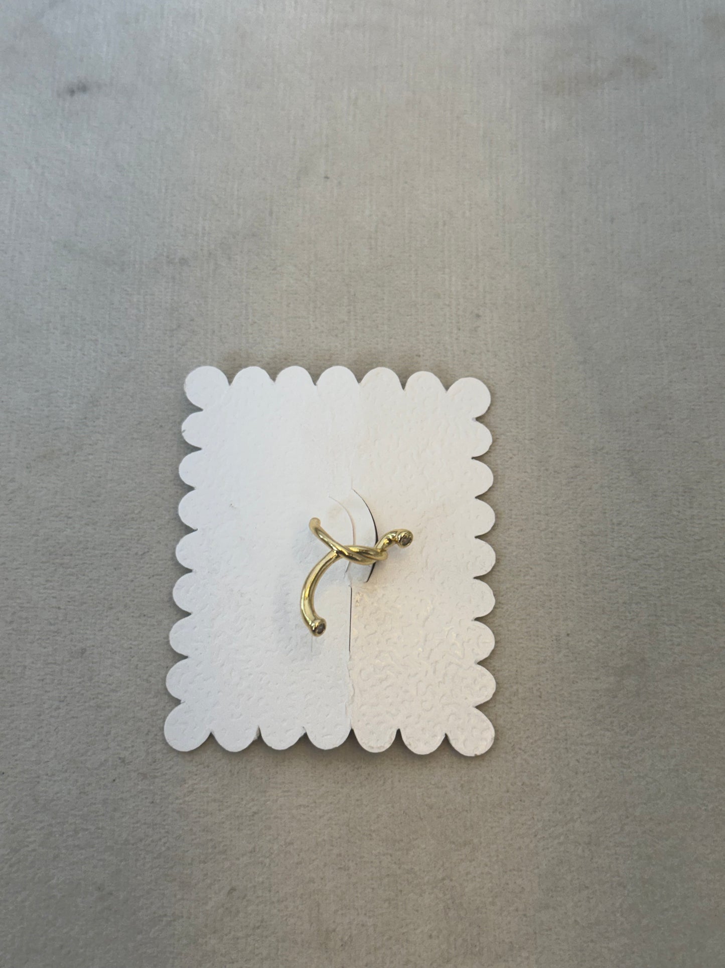 Middle earring